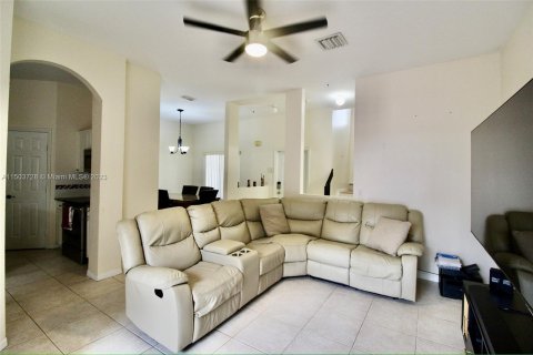 Adosado en venta en Homestead, Florida, 3 dormitorios, 155.15 m2 № 912233 - foto 3