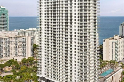 Copropriété à louer à Hollywood, Floride: 2 chambres, 97.92 m2 № 272397 - photo 30