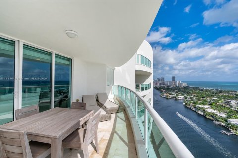 Copropriété à vendre à Aventura, Floride: 6 chambres, 553.51 m2 № 1238122 - photo 11