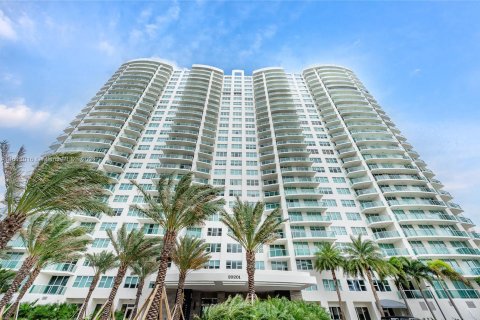 Condominio en venta en Aventura, Florida, 6 dormitorios, 553.51 m2 № 1238122 - foto 10