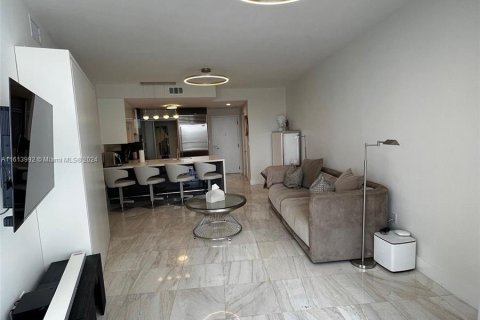 Condominio en venta en Sunny Isles Beach, Florida, 1 dormitorio, 81.85 m2 № 1238123 - foto 9