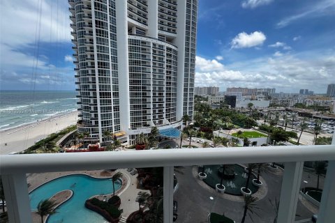 Condo in Sunny Isles Beach, Florida, 1 bedroom  № 1238123 - photo 2