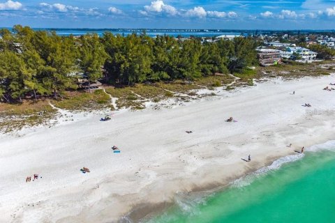 Villa ou maison à vendre à Holmes Beach, Floride: 8 chambres, 783.17 m2 № 939804 - photo 2