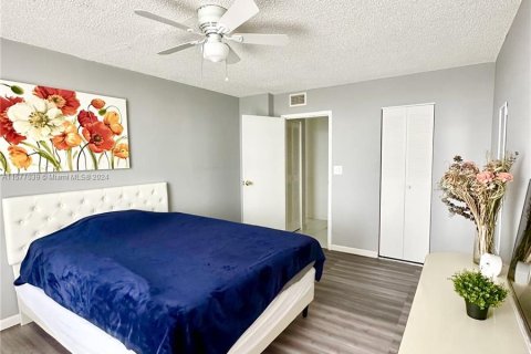 Купить кондоминиум в Норт-Майами-Бич, Флорида 1 спальня, 66.89м2, № 1145784 - фото 2