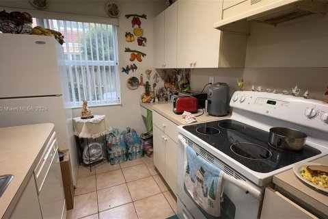 Adosado en venta en Miami, Florida, 3 dormitorios, 158.86 m2 № 1429987 - foto 5