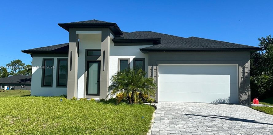 Villa ou maison à Cape Coral, Floride 3 chambres № 1385929