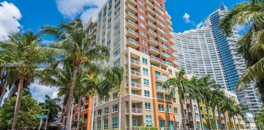 Condo in Miami, Florida, 2 bedrooms  № 1385931