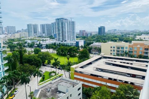 Condo in Miami, Florida, 2 bedrooms  № 1385931 - photo 6