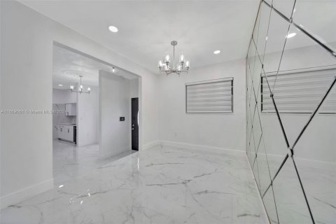 Villa ou maison à vendre à Miami Gardens, Floride: 4 chambres, 217.3 m2 № 1385976 - photo 6