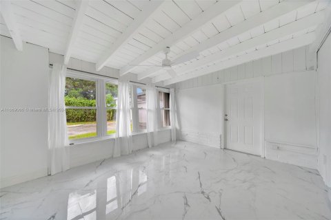 Villa ou maison à vendre à Miami Gardens, Floride: 4 chambres, 217.3 m2 № 1385976 - photo 15