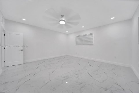 Villa ou maison à vendre à Miami Gardens, Floride: 4 chambres, 217.3 m2 № 1385976 - photo 22