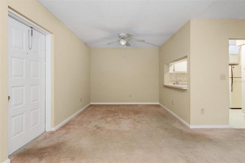 Condo in Fort Myers, Florida, 2 bedrooms  № 1105852 - photo 13