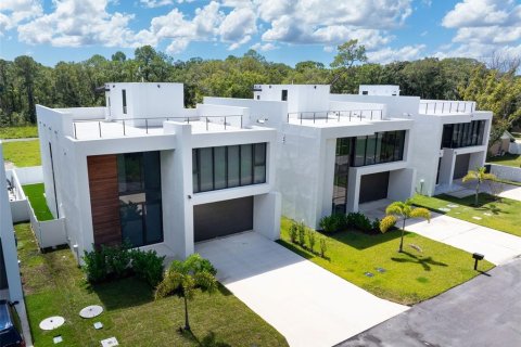 Casa en venta en Tampa, Florida, 3 dormitorios, 215.35 m2 № 1401826 - foto 2