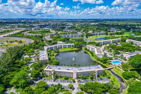 Condo in Coconut Creek, Florida, 2 bedrooms  № 1225648 - photo 28