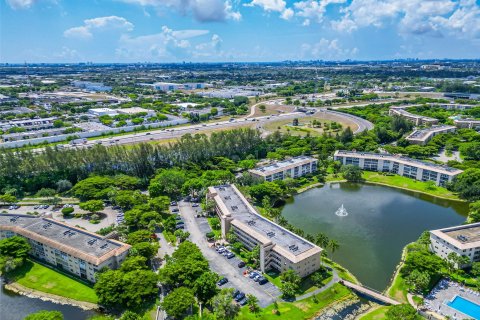 Condominio en venta en Coconut Creek, Florida, 2 dormitorios, 109.44 m2 № 1225648 - foto 18