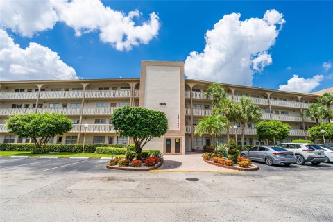 Condo in Coconut Creek, Florida, 2 bedrooms  № 1225648 - photo 10