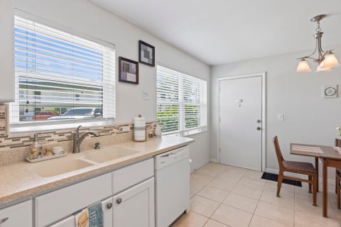 Condo in Vero Beach, Florida, 2 bedrooms  № 1188716 - photo 24