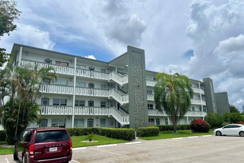 Condo in Deerfield Beach, Florida, 2 bedrooms  № 1226801 - photo 18