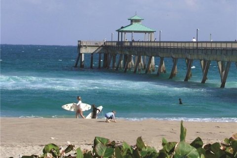 Condo in Deerfield Beach, Florida, 2 bedrooms  № 1226801 - photo 1