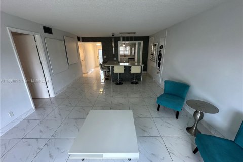 Copropriété à vendre à Sunrise, Floride: 2 chambres, 95.22 m2 № 1232184 - photo 28