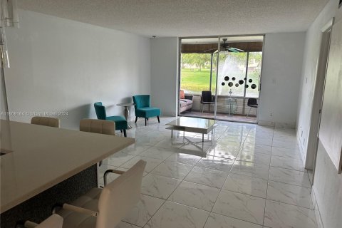 Copropriété à vendre à Sunrise, Floride: 2 chambres, 95.22 m2 № 1232184 - photo 5