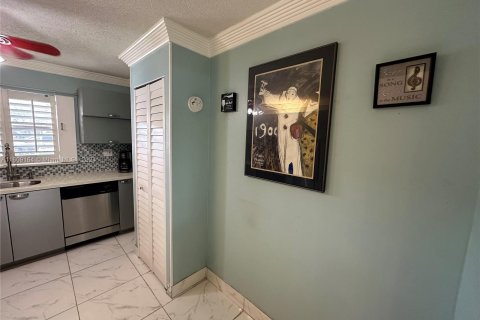 Copropriété à vendre à Sunrise, Floride: 2 chambres, 95.22 m2 № 1232184 - photo 11