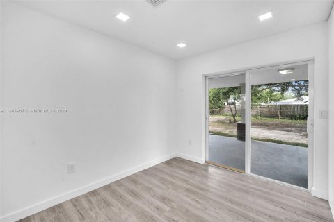 Villa ou maison à vendre à Miami Gardens, Floride: 3 chambres, 87.89 m2 № 1380414 - photo 17