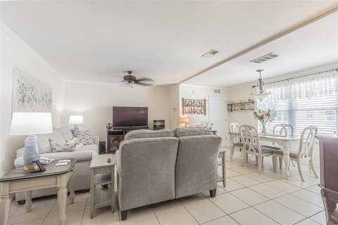 Condominio en venta en Saint Petersburg, Florida, 2 dormitorios, 104.52 m2 № 1390977 - foto 11