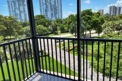 Copropriété à vendre à Aventura, Floride: 2 chambres, 92.34 m2 № 667116 - photo 5