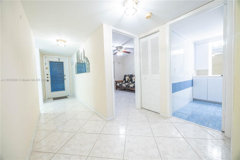 Copropriété à vendre à Sunrise, Floride: 2 chambres, 116.13 m2 № 1295014 - photo 8