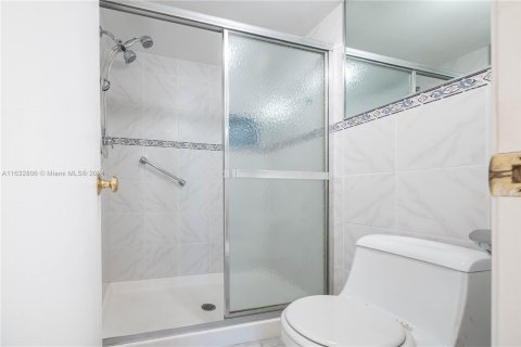 Condo in Sunrise, Florida, 2 bedrooms  № 1295014 - photo 13