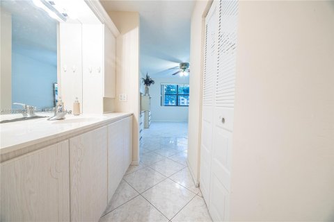 Copropriété à vendre à Sunrise, Floride: 2 chambres, 116.13 m2 № 1295014 - photo 11