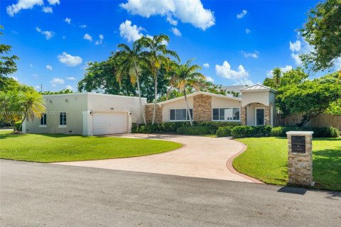 Villa ou maison à vendre à Palmetto Bay, Floride: 4 chambres, 206.15 m2 № 1292132 - photo 1