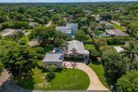 Villa ou maison à vendre à Palmetto Bay, Floride: 4 chambres, 206.15 m2 № 1292132 - photo 4