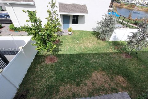 Townhouse in Homestead, Florida 3 bedrooms, 151.24 sq.m. № 841182 - photo 24