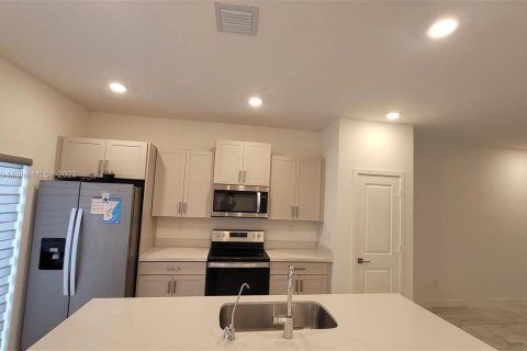 Adosado en venta en Homestead, Florida, 3 dormitorios, 151.24 m2 № 841182 - foto 5