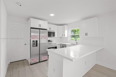 Casa en venta en Miami, Florida, 3 dormitorios, 86.96 m2 № 1352072 - foto 12