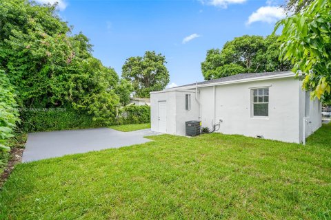 Casa en venta en Miami, Florida, 3 dormitorios, 86.96 m2 № 1352072 - foto 28