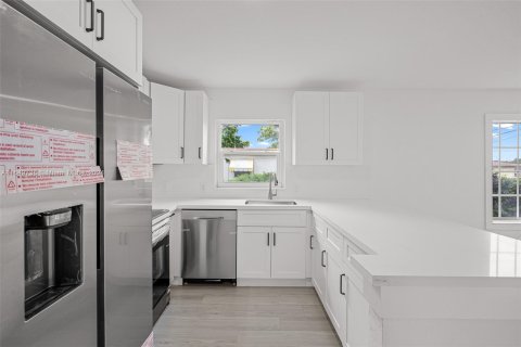 Casa en venta en Miami, Florida, 3 dormitorios, 86.96 m2 № 1352072 - foto 14