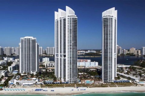 Hotel en venta en Sunny Isles Beach, Florida, 51.19 m2 № 1358548 - foto 2