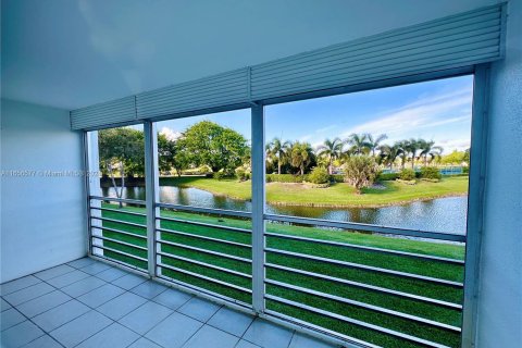 Copropriété à vendre à Boca Raton, Floride: 2 chambres, 83.24 m2 № 1358502 - photo 16