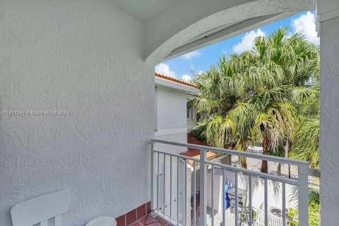 Townhouse in Hollywood, Florida 3 bedrooms, 162.39 sq.m. № 1358547 - photo 26