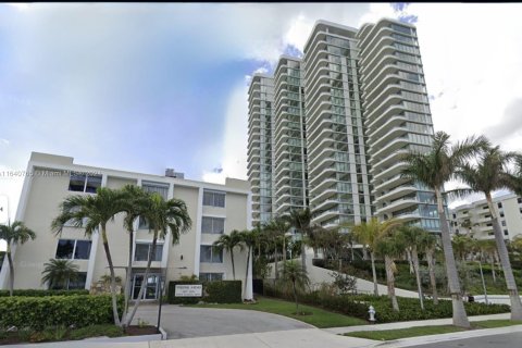 Condo in West Palm Beach, Florida, 1 bedroom  № 1358503 - photo 1