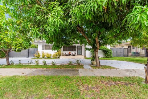 Casa en venta en Miami, Florida, 3 dormitorios, 193.79 m2 № 1385649 - foto 9