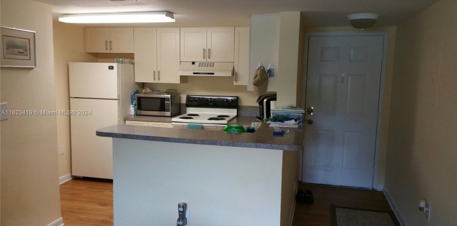 Condo in Sunrise, Florida, 3 bedrooms  № 1385610