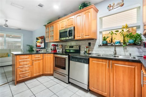 Casa en venta en Miami, Florida, 3 dormitorios, 127.46 m2 № 1385647 - foto 9