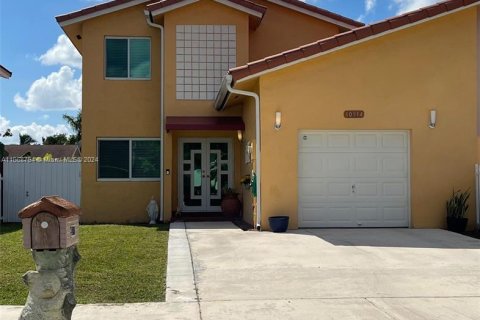 Casa en venta en Miami, Florida, 3 dormitorios, 127.46 m2 № 1385647 - foto 1