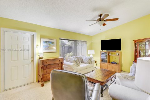 Villa ou maison à vendre à Palm Springs, Floride: 2 chambres, 108.6 m2 № 1128145 - photo 7