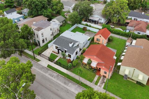 Casa en venta en Miami, Florida, 4 dormitorios, 124.58 m2 № 1401483 - foto 2