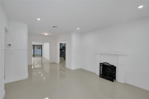 Casa en venta en Miami, Florida, 4 dormitorios, 124.58 m2 № 1401483 - foto 19